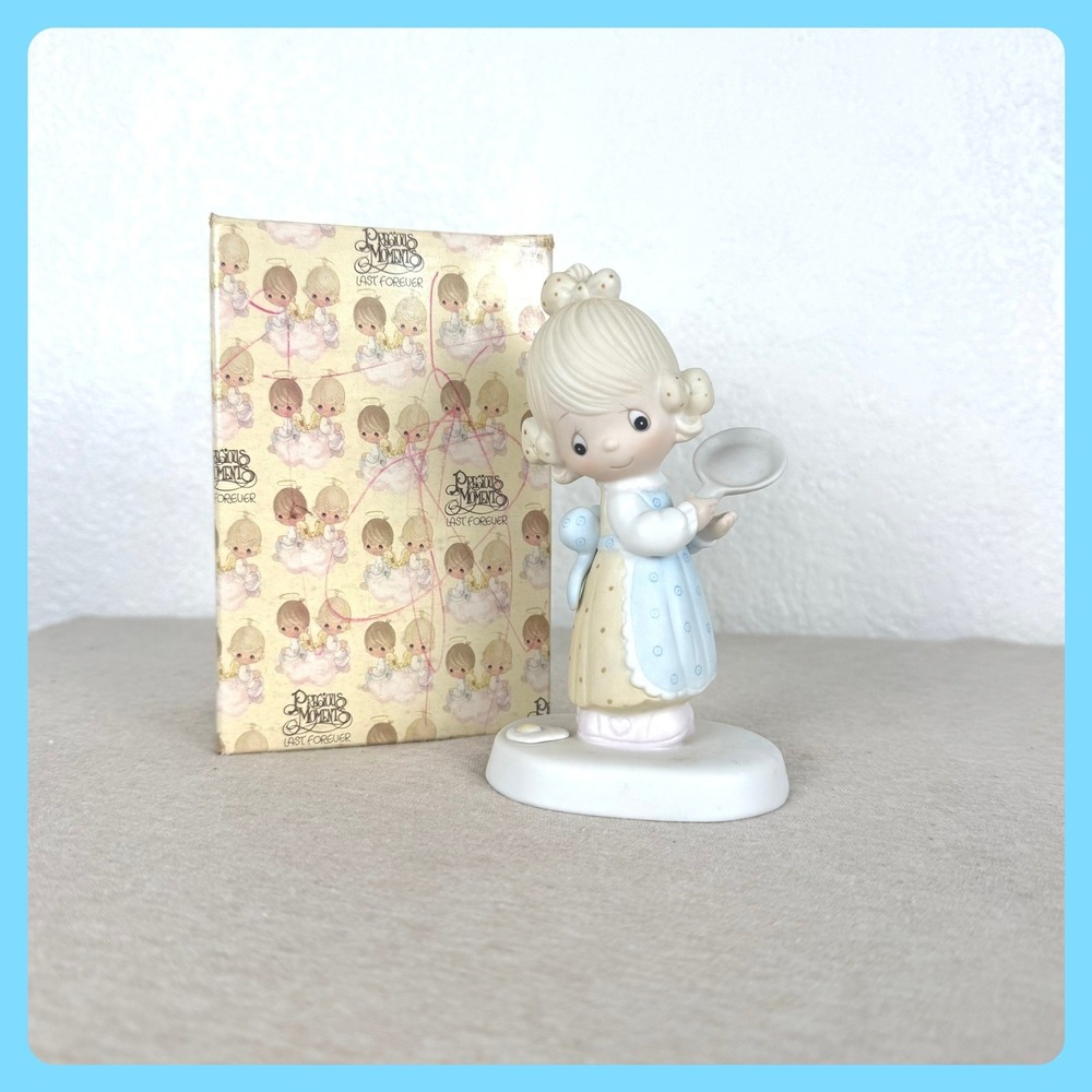 Precious Moments Eggs Over Easy Girl with Fry Pan Figurine Vintage 1979 Box